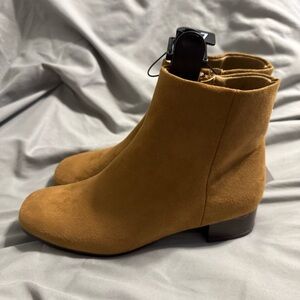 Time and Tru women’s ankle boots